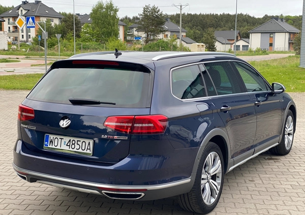 Volkswagen Passat cena 82900 przebieg: 220000, rok produkcji 2016 z Gryfice małe 781